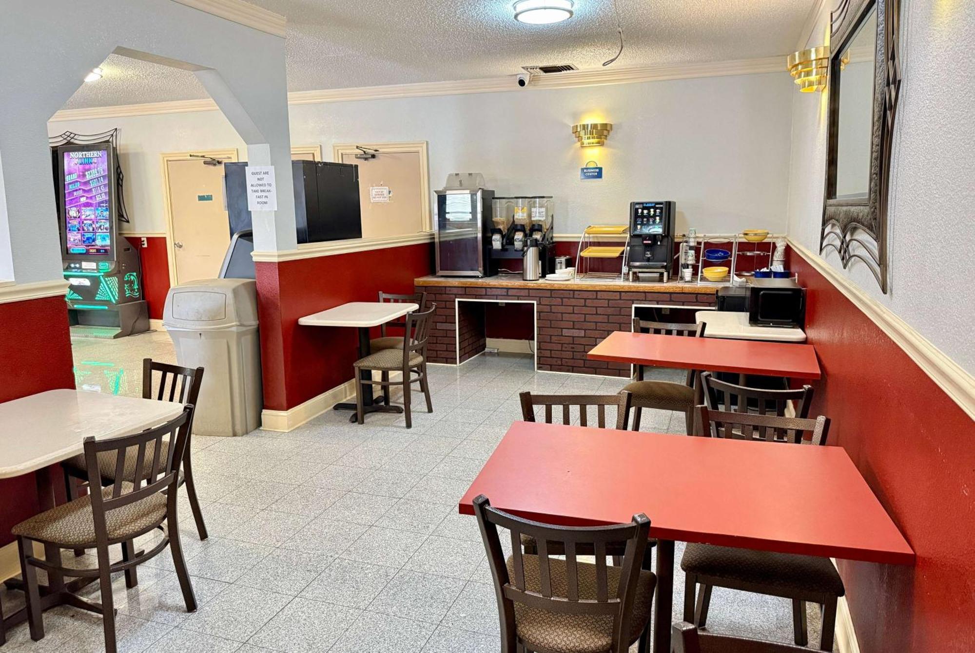 Days Inn By Wyndham Ruther Glen Kings Dominion Area Eksteriør bilde